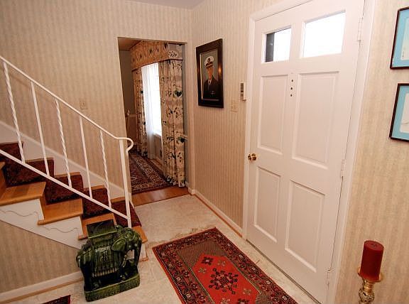 2nd image of 9909 Barnsbury Ct
