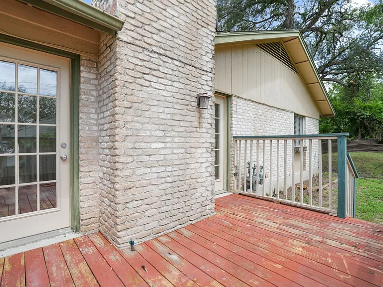 1404 Valleyridge Cir #B — Photo 15