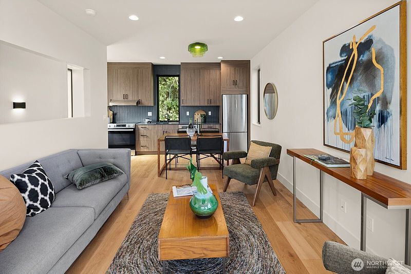 5th image of 1419 36th Avenue S