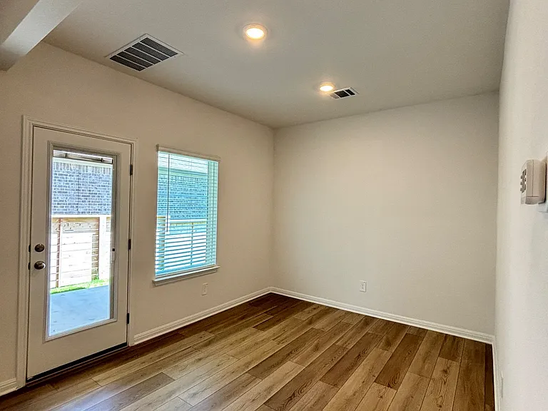 116 Maple Hedge Rd — Photo 8