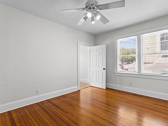 4th image of 1405 Dr Martin Luther King Jr St N #1/2-3