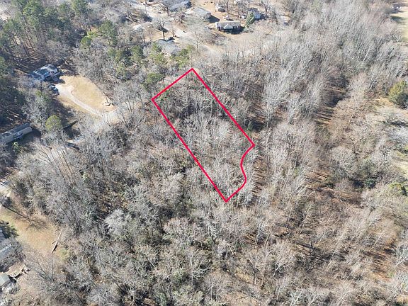 3rd image of 121 Woodland Cir