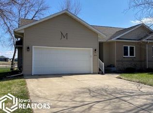 105 Wedgewood Dr, Clear Lake, IA 50428