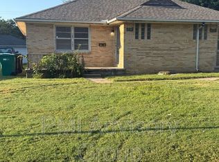 3531 SW 9th St, Topeka, KS 66606