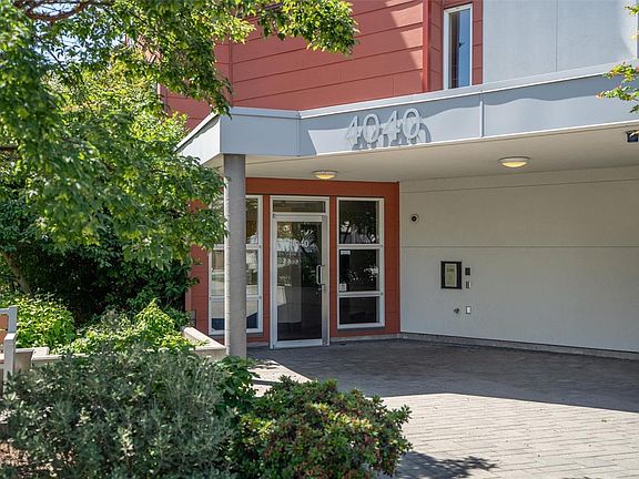 3rd image of 4040 Borden St #304