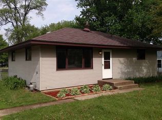 9511 Gary Dr, Machesney Park, IL 61115