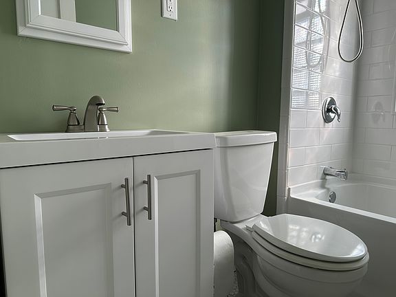 3rd image of 214 Colvin Ave #2