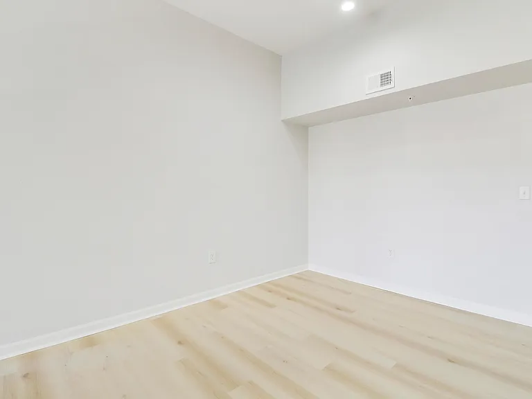 121 SW Palm Dr #306 — Photo 32