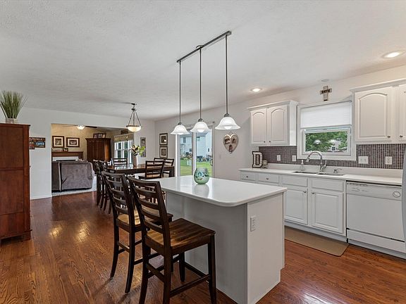 4th image of 51340 Gilroy Ct