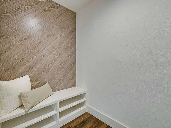 4th image of 1022 Meridian Ave