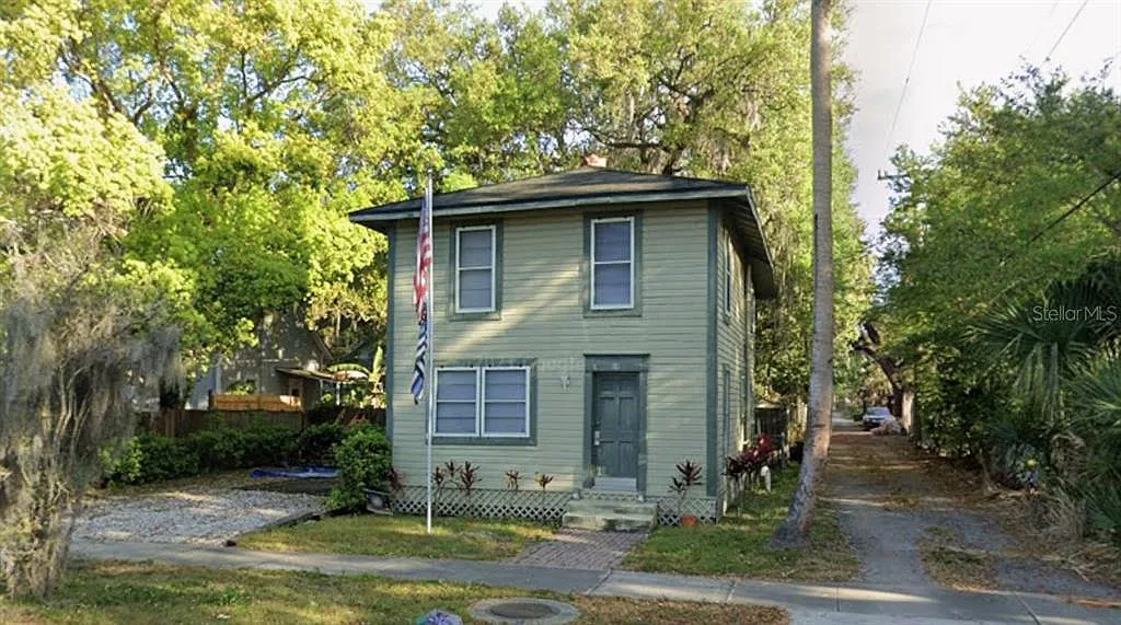 3 bed, 2.0 bath, 1288 sqft, $1,750 — Photo 1