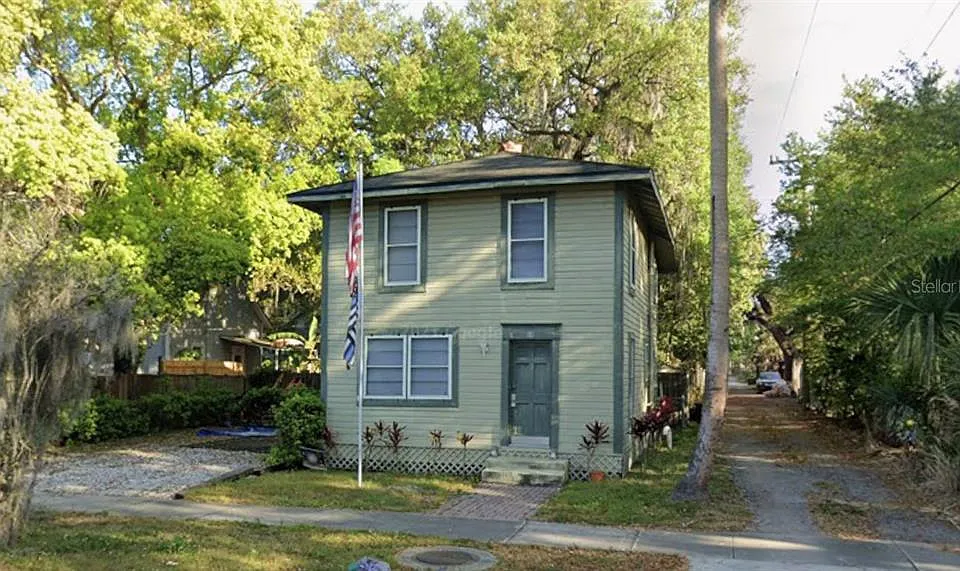 110 W 13th St