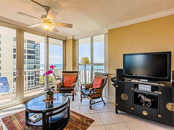 3rd image of 140 Seaview Ct APT 1006