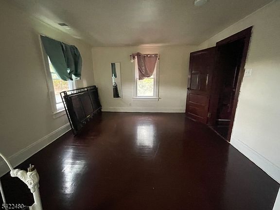 5th image of 60 Vail Rd