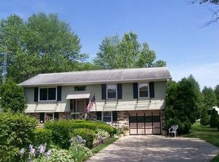 812 Virginia Ave, Lena, IL 61048