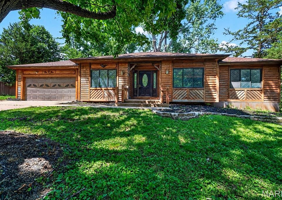 1st image of 105 Willow Dr