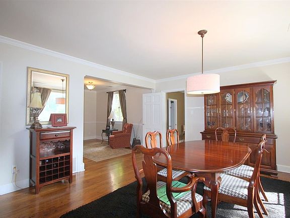 3rd image of 3782 Montclair Dr