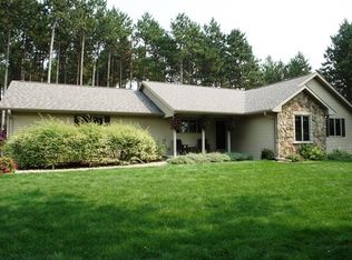 4821 Hunters Ridge Dr, Wisconsin Rapids, WI 54494