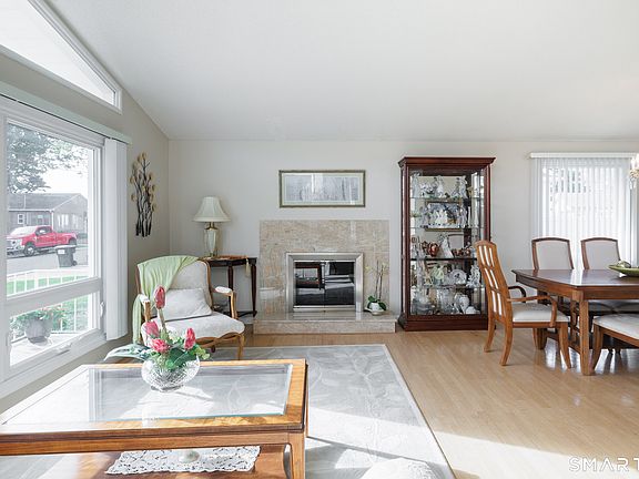 5th image of 21 Fenbrook Road