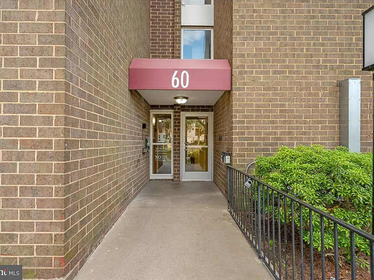 60 S Van Dorn St #511 — Photo 2