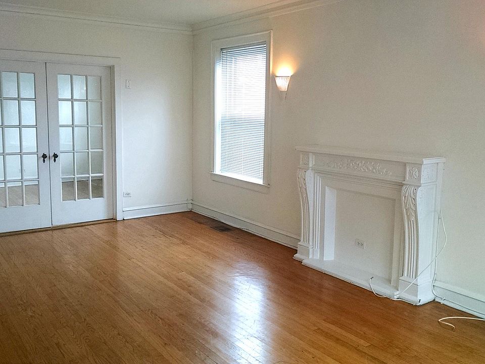 1st image of 2-2051 W North Ave #2
