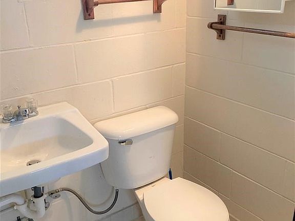 5th image of 25167 Leach St