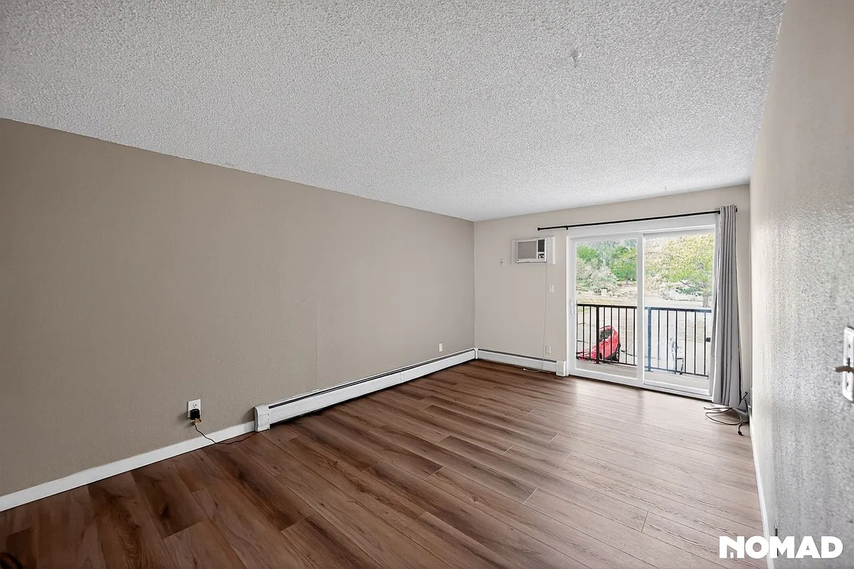 Building Photo - 1250 Golden Cir #212