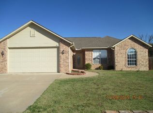 5030 SE Redbud Pl, Lawton, OK 73501