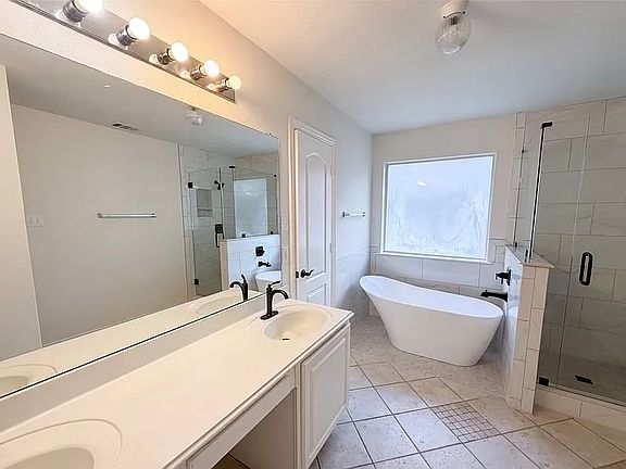4th image of 6889 Hickory Hollow Ln