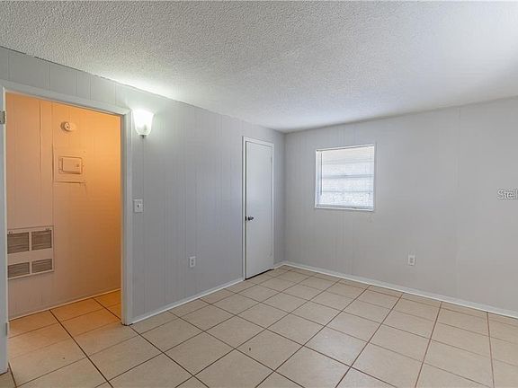 4th image of 2210 Thonotosassa Rd