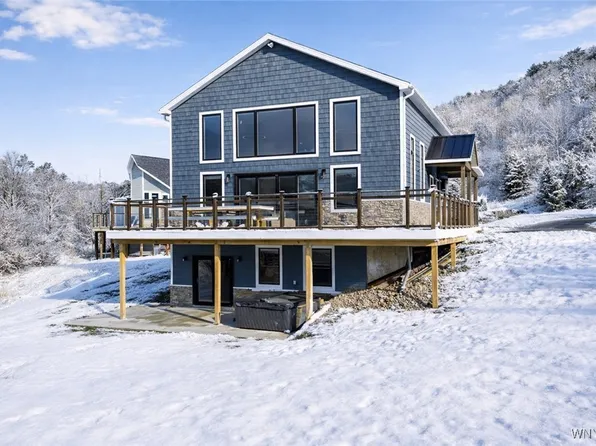 5745 Bonn Way E, Great Valley, NY 14741