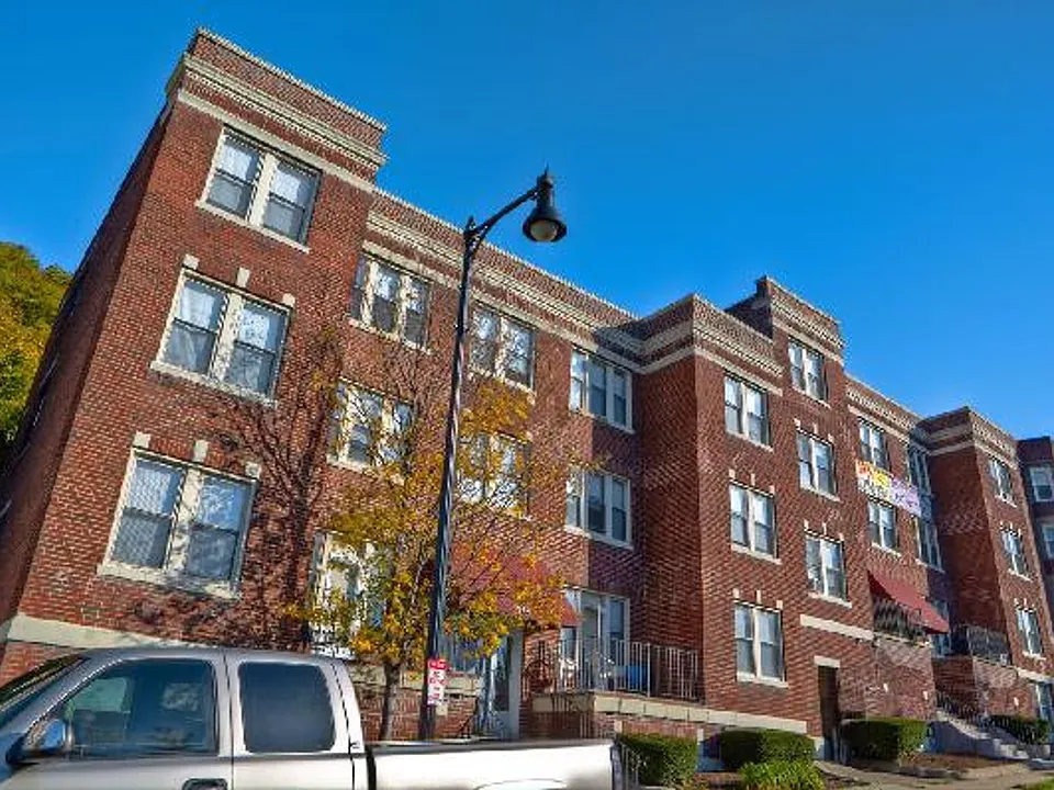 1-1715 Commonwealth Ave #1