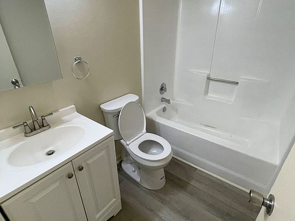 5th image of 2812 Corprew Ave APT 1