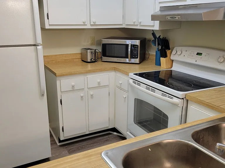 3275 Beneva Rd #104 — Photo 4