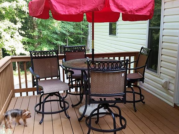 Back deck. Room to entertain
