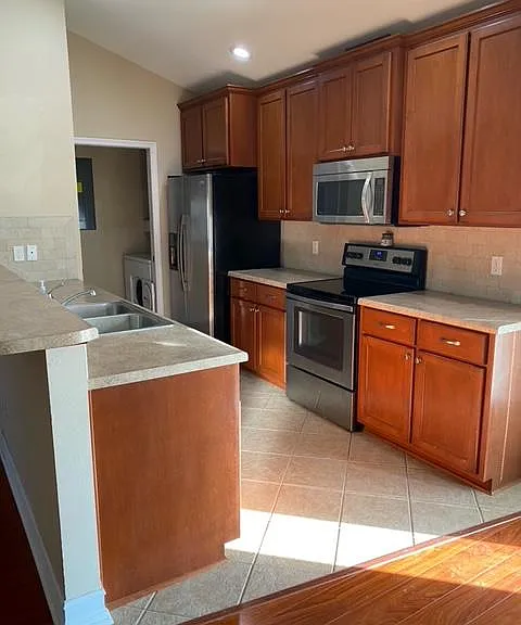 157 Lance Ln — Photo 4