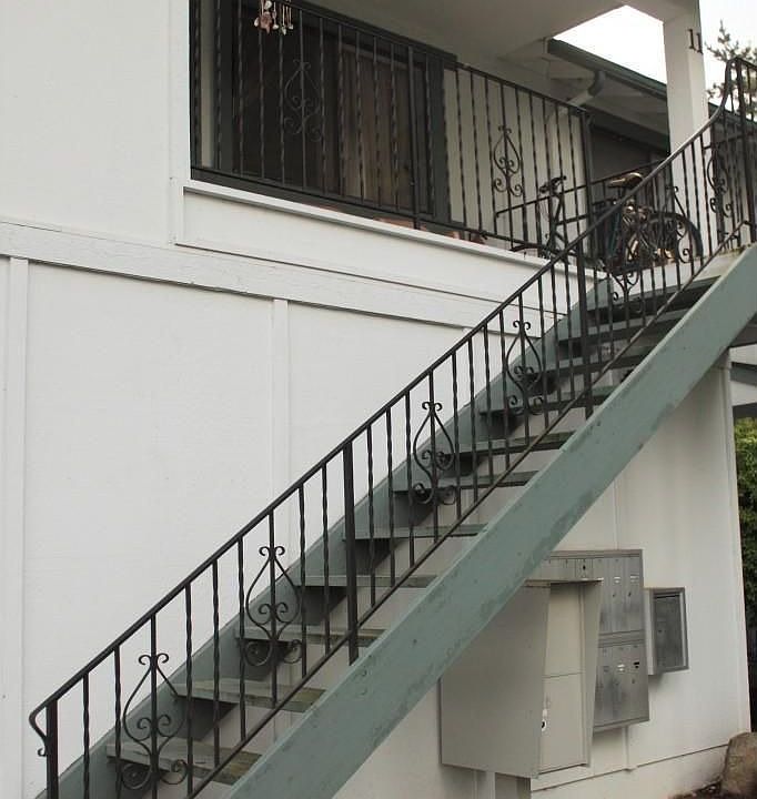 1st image of 1016 9th St SE APT 11