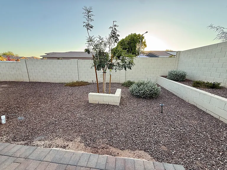 15238 W Custer Ln — Photo 37