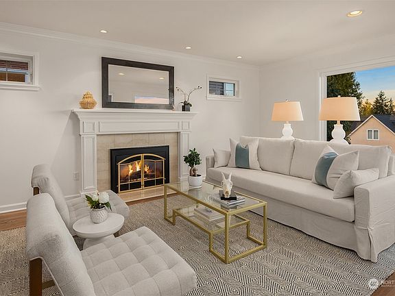5th image of 3851 50th Avenue NE