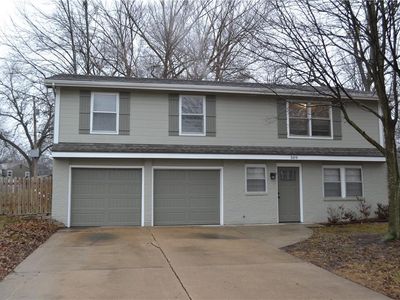 509 NE Castle Dr, Lees Summit, MO, 64086