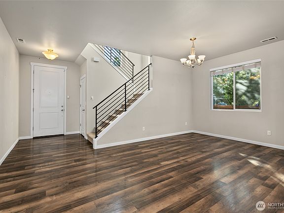 4th image of 4093 Campus Willows Loop NE