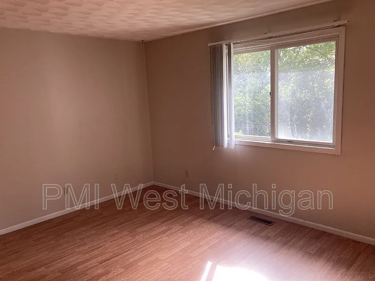 214 Grand Manor Dr — Photo 9