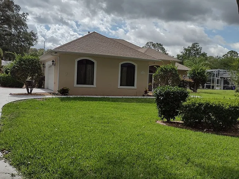 592 Dowling Cir — Photo 2