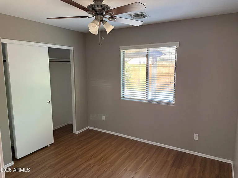 816 W Mid Way — Photo 8