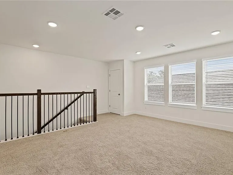 1821 Donetto Dr — Photo 24