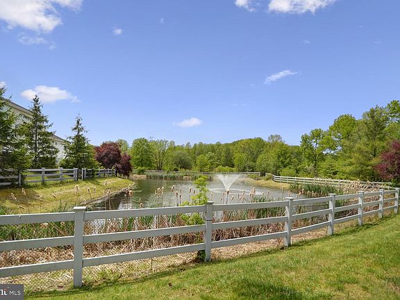 5th image of 15 Stafford Dr #3503