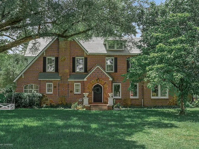 1212 E Kings Hwy — Photo 1