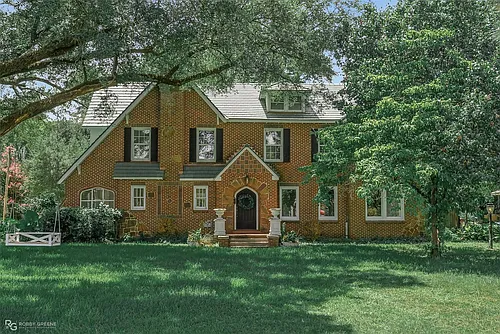 1212 E Kings Hwy Photo 1