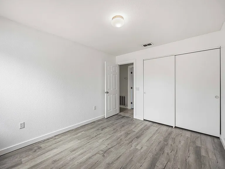 5512 San Luis Ter — Photo 7