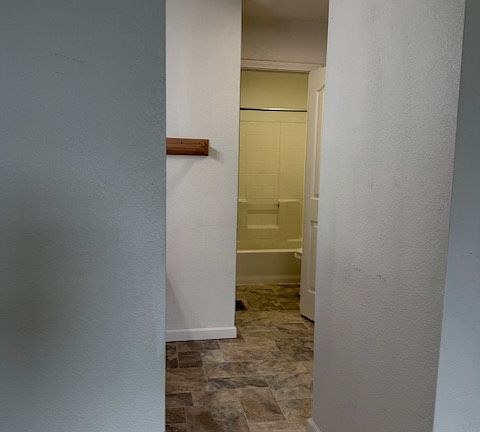 4th image of 19579 Pitt River Pl #B